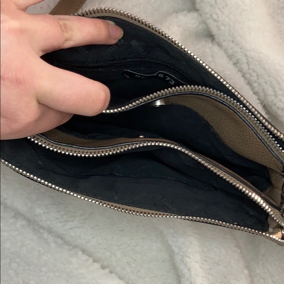 Roots brown leather crossbody - Picture 3 of 4